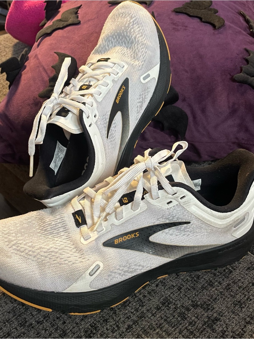 Brooks Men's White and Black Athletic Running Shoes with Gold Accents